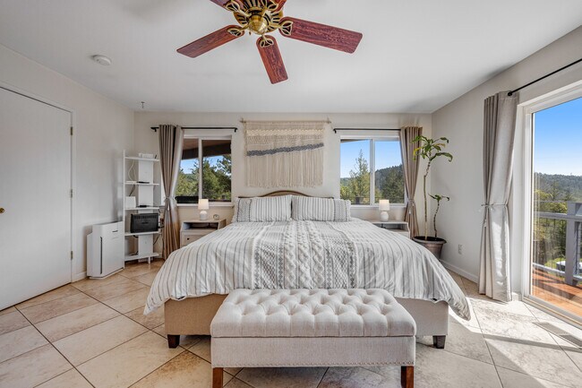 Foto del edificio - 323 Bodmer Ln