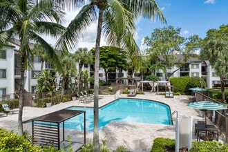 Building Photo - Cascades at the Hammocks