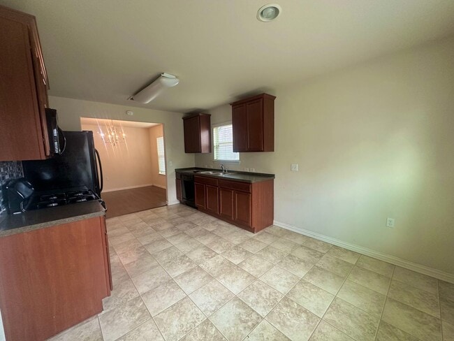 Building Photo - 3 Bed 2 Bath in Austin Tx
