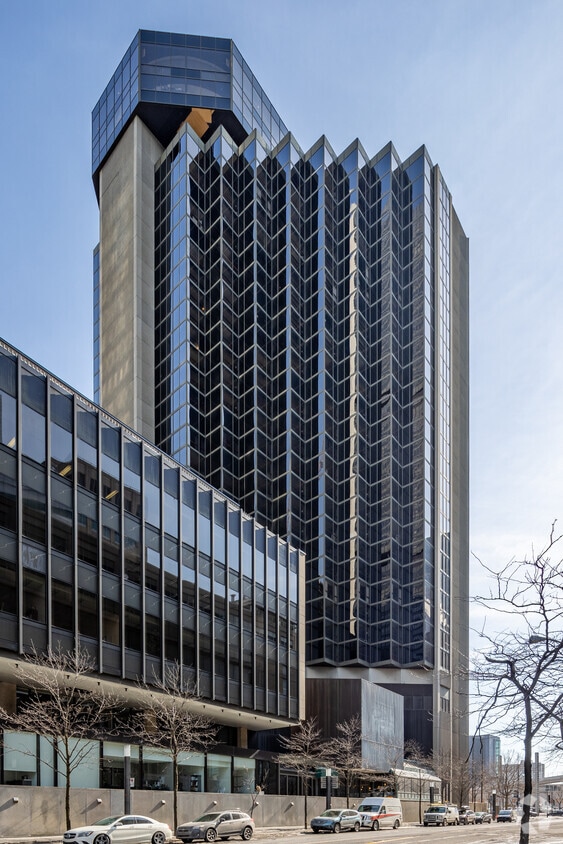 Building Photo - Evo Vieux-Montréal