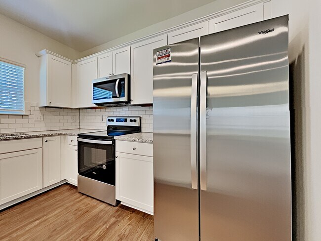 Building Photo - 307 Camp dr