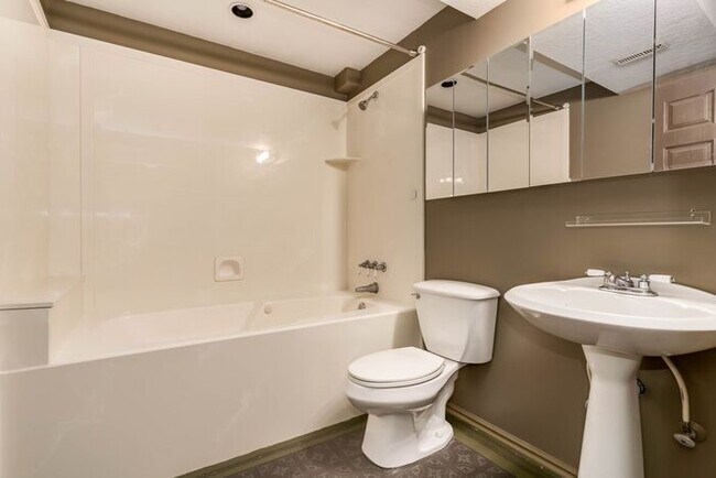Foto del edificio - Beautiful Single Family Home for Rent in L...
