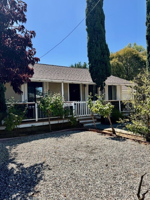 Building Photo - 1458 Santa Clara Ave