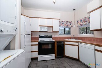 Building Photo - 310 Pat Garrison St