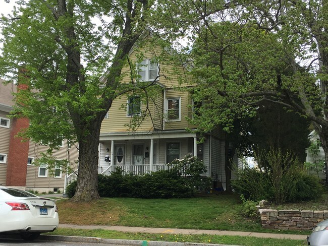 100 South Quaker Lane, West Hartford - 100 Quaker Ln S