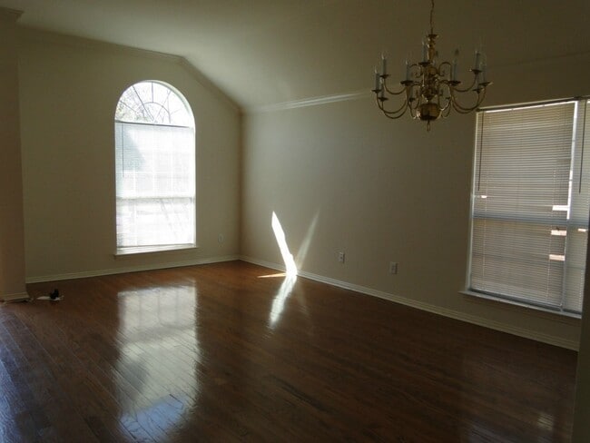 Building Photo - A great house in great condition at great ...