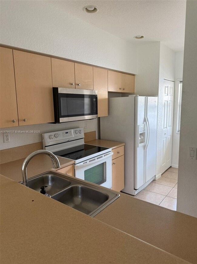 Building Photo - 2612 SW 83rd Terrace
