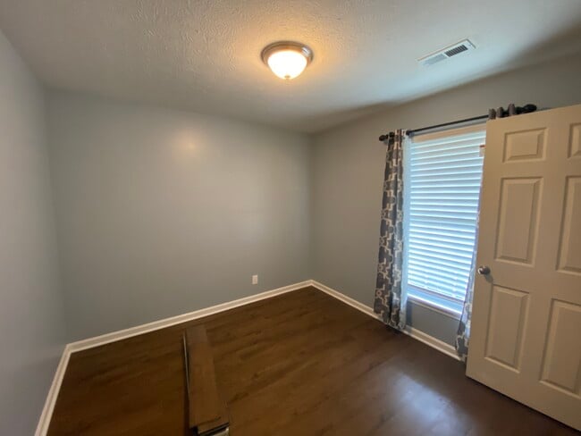 Building Photo - 1714B Canal Ln