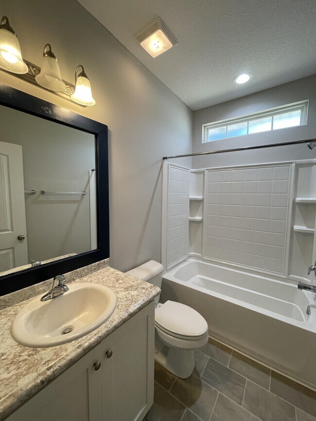 Building Photo - 424 Alcott Cir