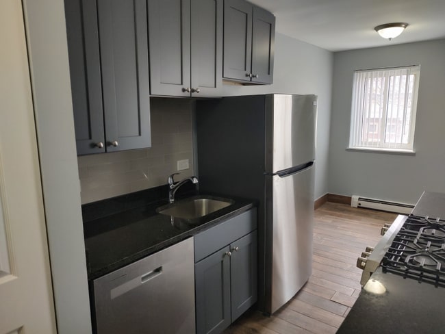 Photo - 663 W Grace St Apartment