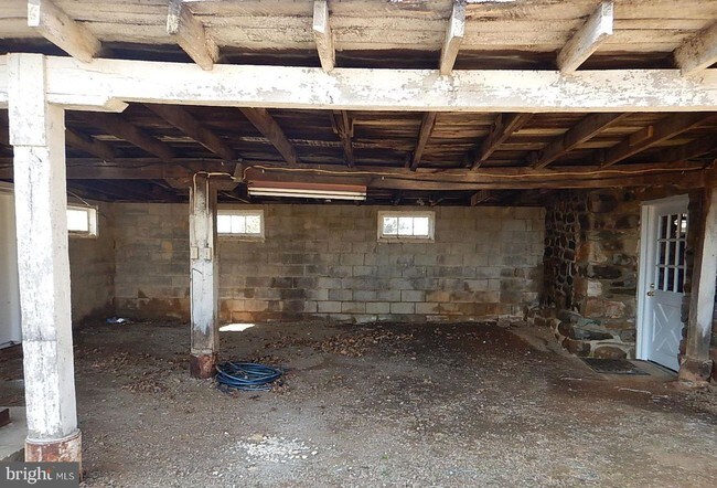 Building Photo - 39038 Rickard Rd