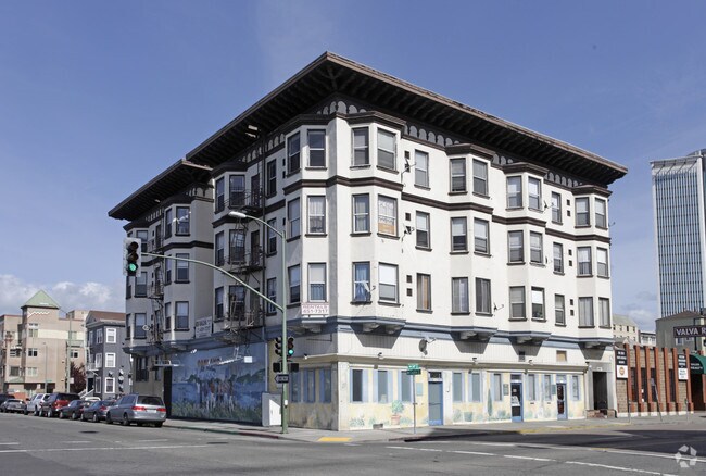 Building Photo - 680-688 14th St