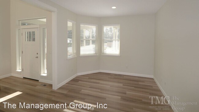 Foto del edificio - 4 br, 2.5 bath House - 5814 NE 45th Street