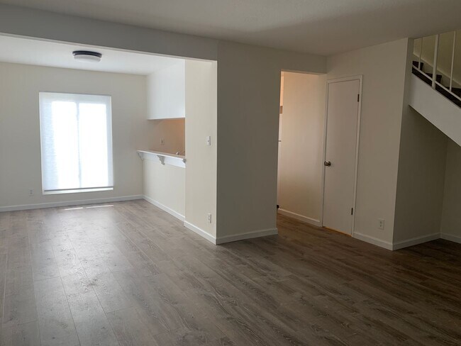 Foto del edificio - Updated 2 bed/1.5 bath condo in Concord