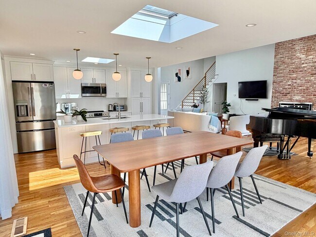 Foto del edificio - 14 Woodland Ln