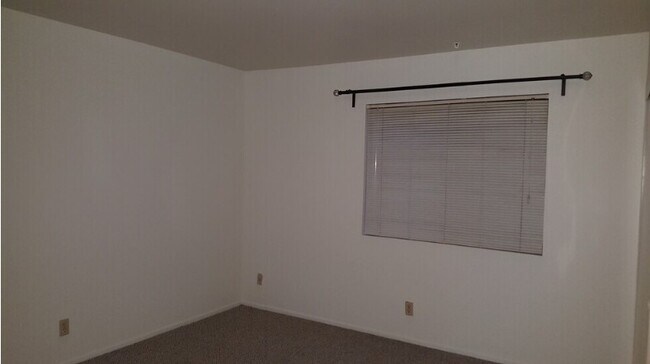 Foto del edificio - 820 S Orange Grove Ave