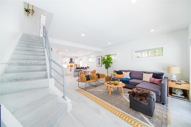 Building Photo - 835 Jefferson Ave