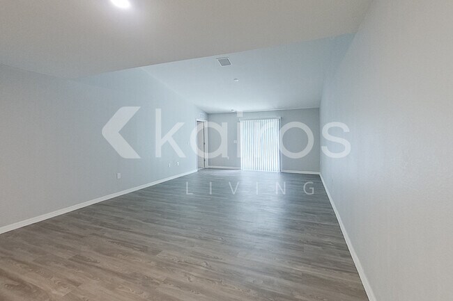 Foto del edificio - 9141 Aegean Cir