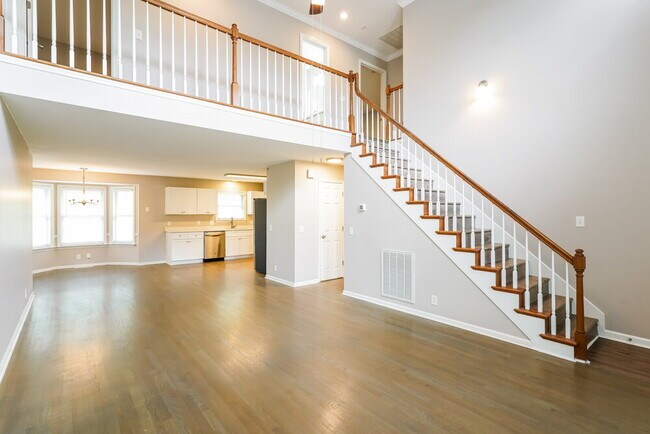 Foto del edificio - 1212 Orchard Mountain Ct