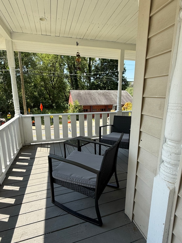 Building Photo - 232 Pequoig Ave