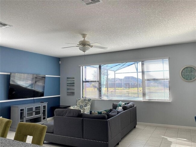 Building Photo - 2561 Rosemont Cir