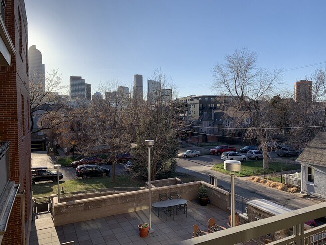 Foto del edificio - 1700 Emerson St