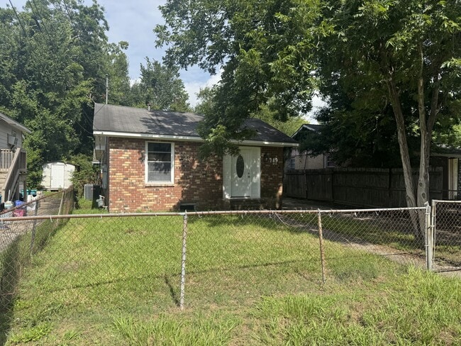 Building Photo - 2789 Sheldon Dr