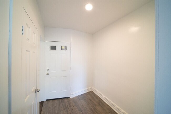 Foto del edificio - 7410 Broadway