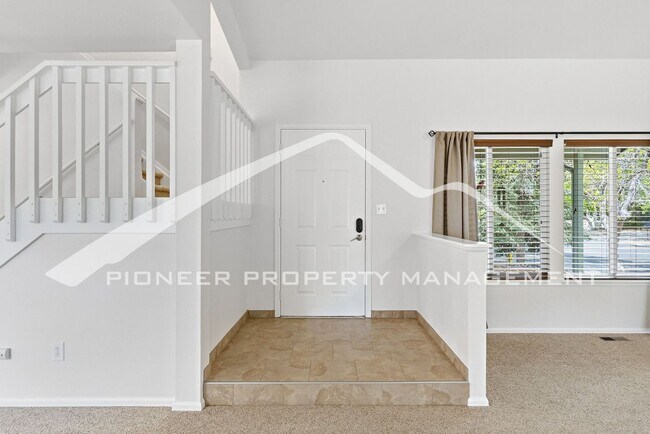 Foto del edificio - Beautiful Single Family Home Fenced in Yard and Central AC