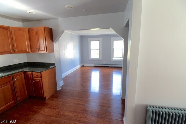 Building Photo - 40 Whittlesey Ave