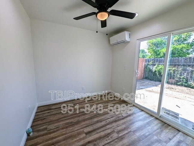 Foto del edificio - 156 E Marshall Blvd