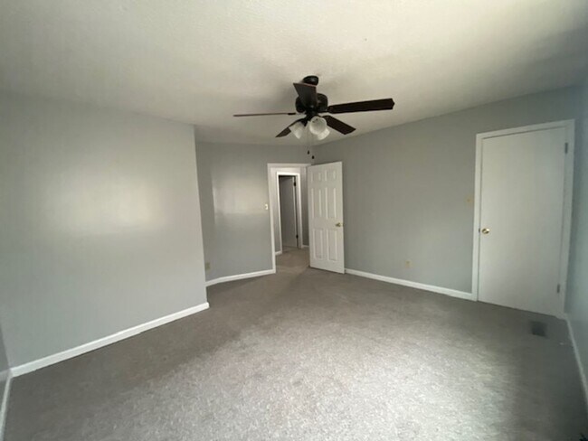 Foto del edificio - 2 Bedroom 1.5 Bath Townhouse