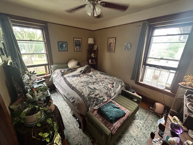 Dormitorio - 1696 Marshall Ave