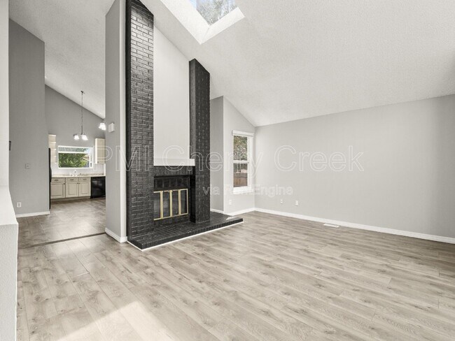 Foto del edificio - 15163 E Walsh Dr
