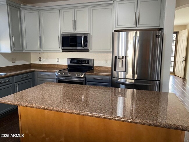 Foto del edificio - 3528 E Hampton Ln
