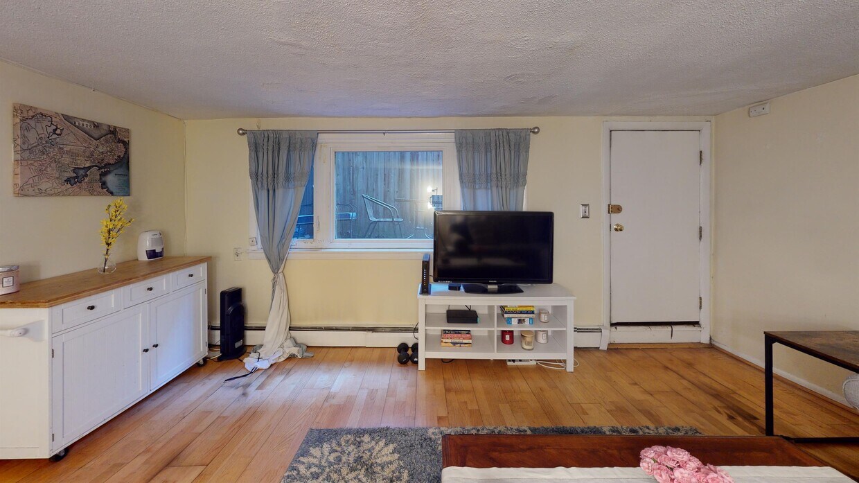 Primary Photo - 64 W Cedar St
