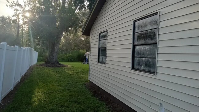 Foto del edificio - 4204 Deeson Rd