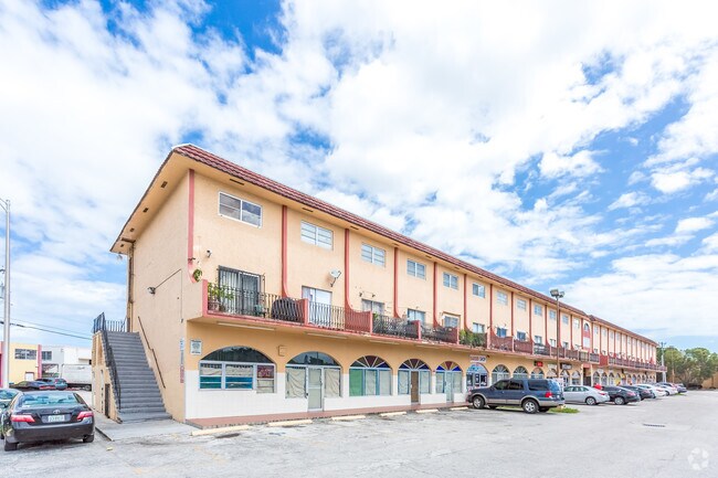 Foto del edificio - Okeechobee Plaza