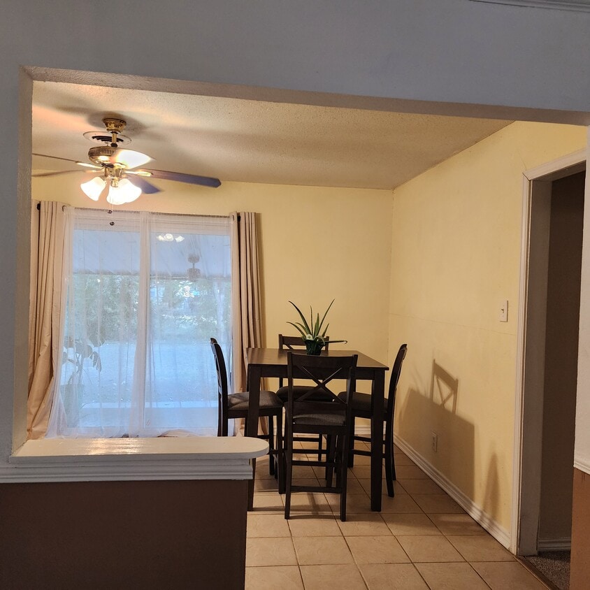 Foto principal - 1306 Becker Dr