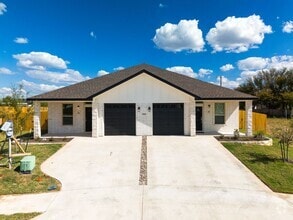 Building Photo - 5300 Rose Gdn Lp