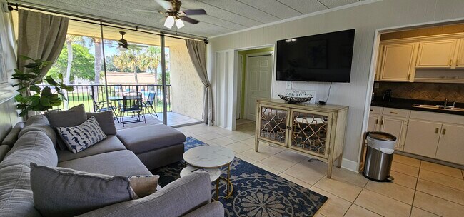 Foto del edificio - 300 Miracle Strip Pkwy