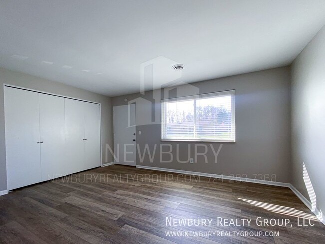 Building Photo - Make yourself at home! In this 1 Bedroom 1...