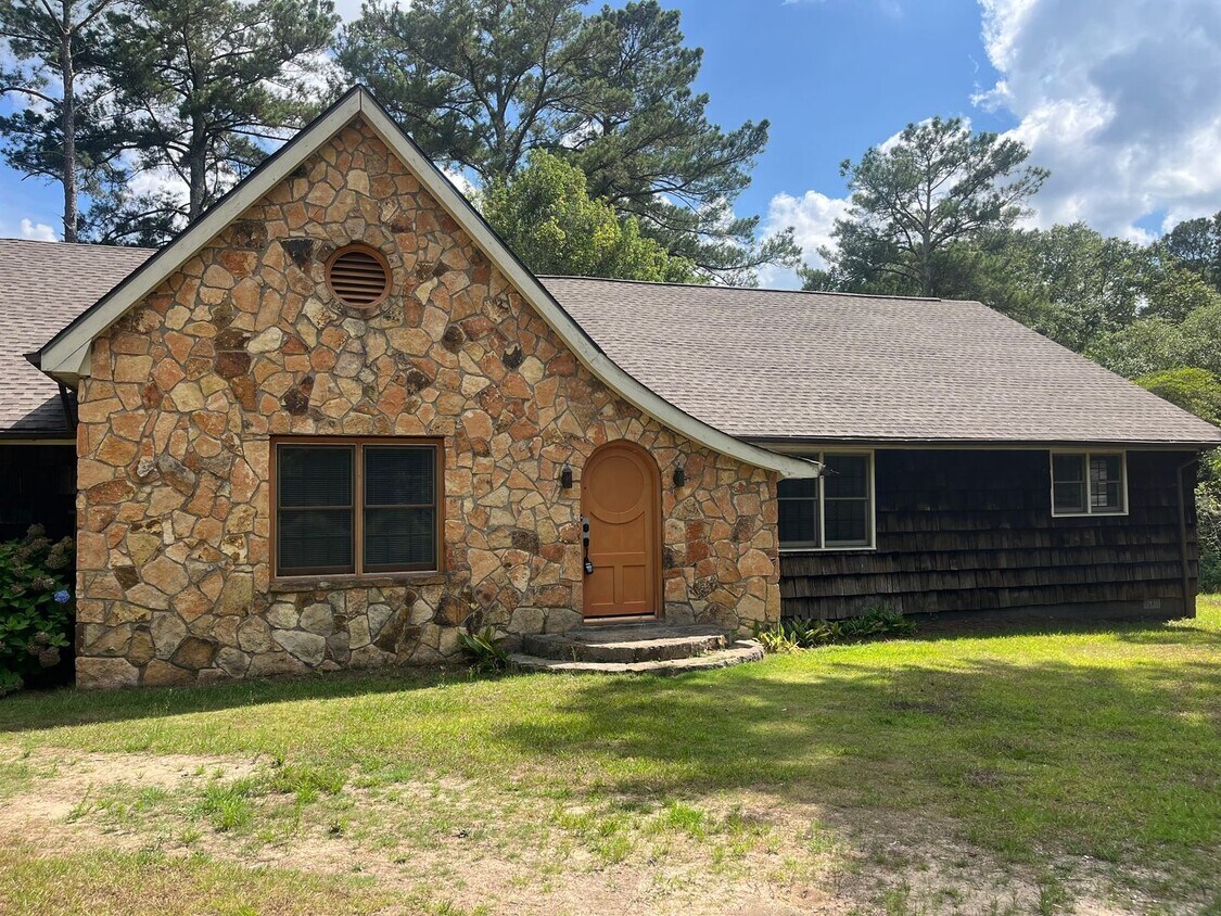 Primary Photo - 324 Chambers Rd