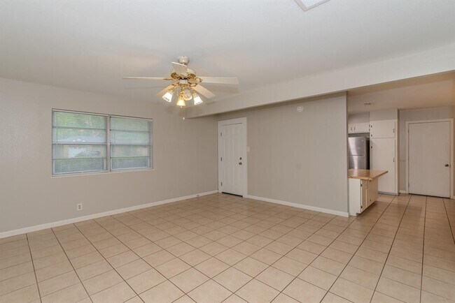 Foto del edificio - 8775 Greenridge Ln
