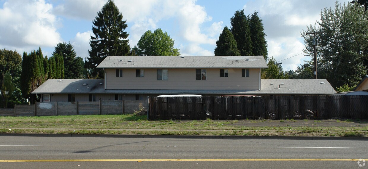 Building Photo - Tryon Apartments