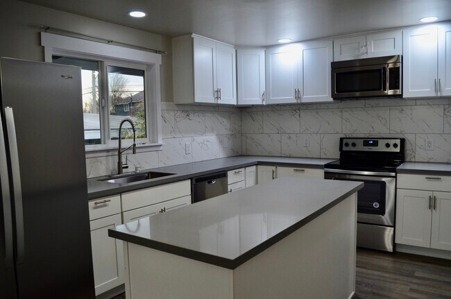 Foto del edificio - 12755 Phinney Ave N