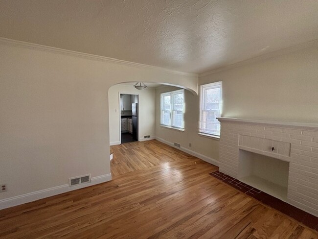 Foto del edificio - 3525 McComb Ave