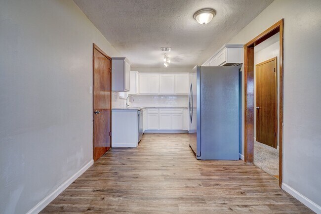 Foto del edificio - 329 NW 62nd St