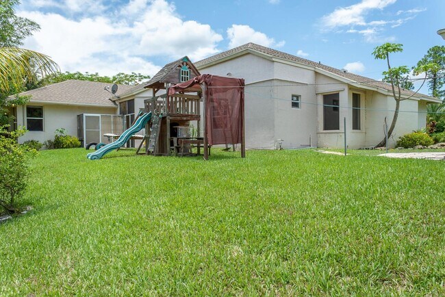 Building Photo - 13432 63rd Ln N