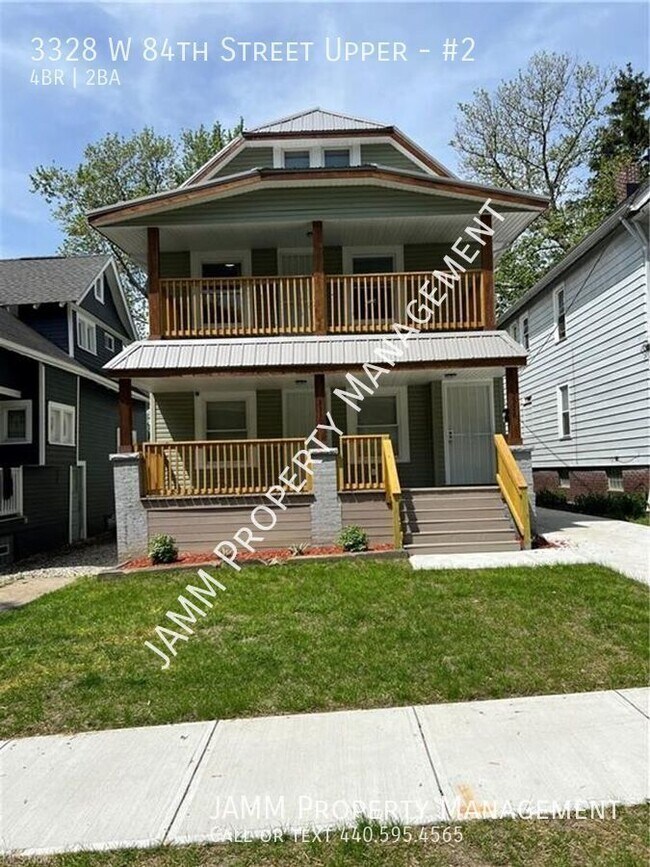 Foto del edificio - Newly Renovated 4 Bedroom Duplex unit in C...